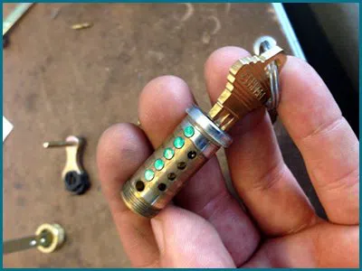 Father Son Locksmith Shop Sugar Land, TX 281-394-4708 - 65-9